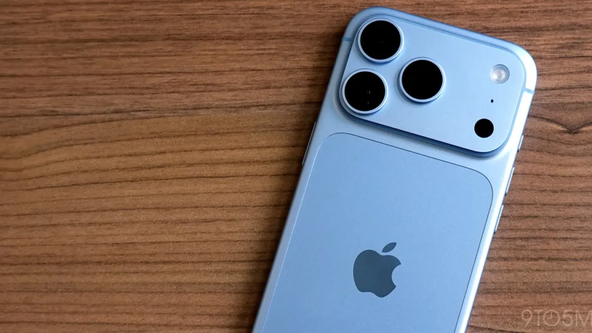 iPhone 18 Pro Max teardown ve Qualcomm modem çipi görüntüsü