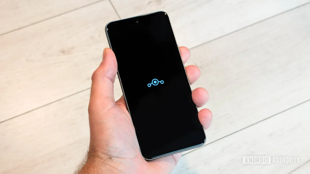 LineageOS logosu ve Android arayüz ekran görüntüsü