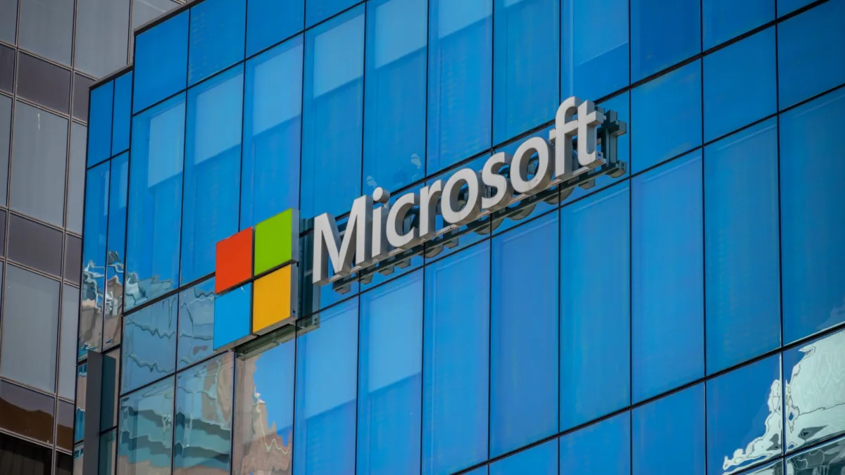 Açık kaynak ofis yazılımları ekran görüntüsü kolajı